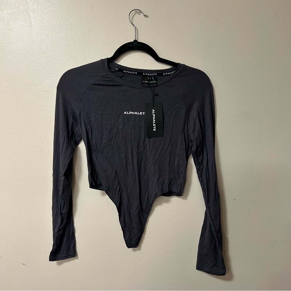 ALPHALETE - long sleeve crop top